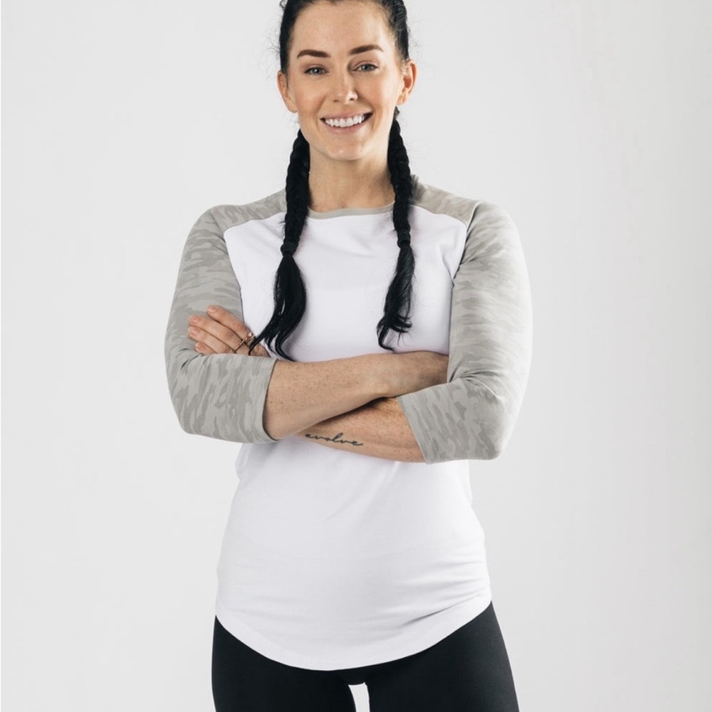 Alphalete Quarter sleeve camo tee